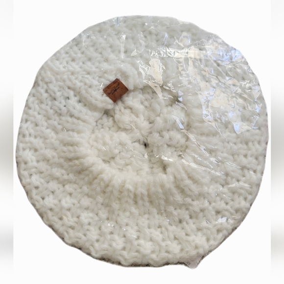 White Knit Beret Hat. NWT. Soft. - Picture 2 of 2